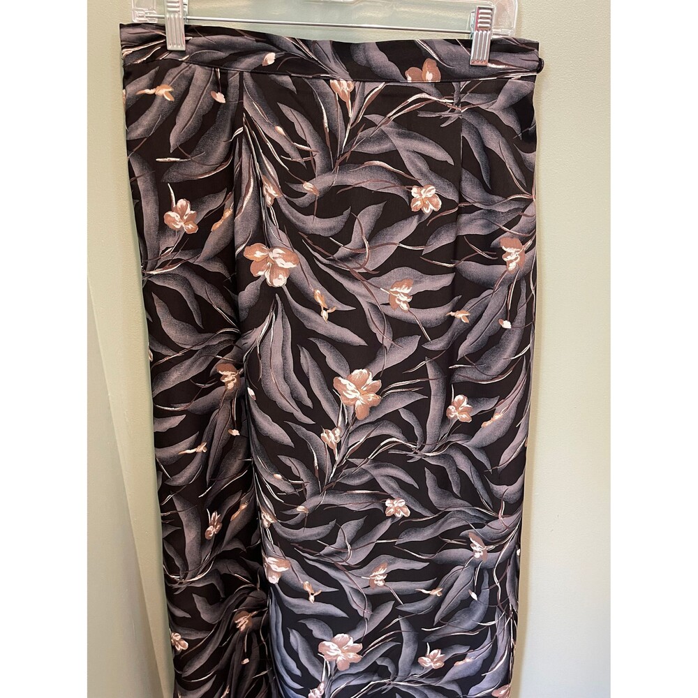 Bentley gray and black floral maxi skirt size L
